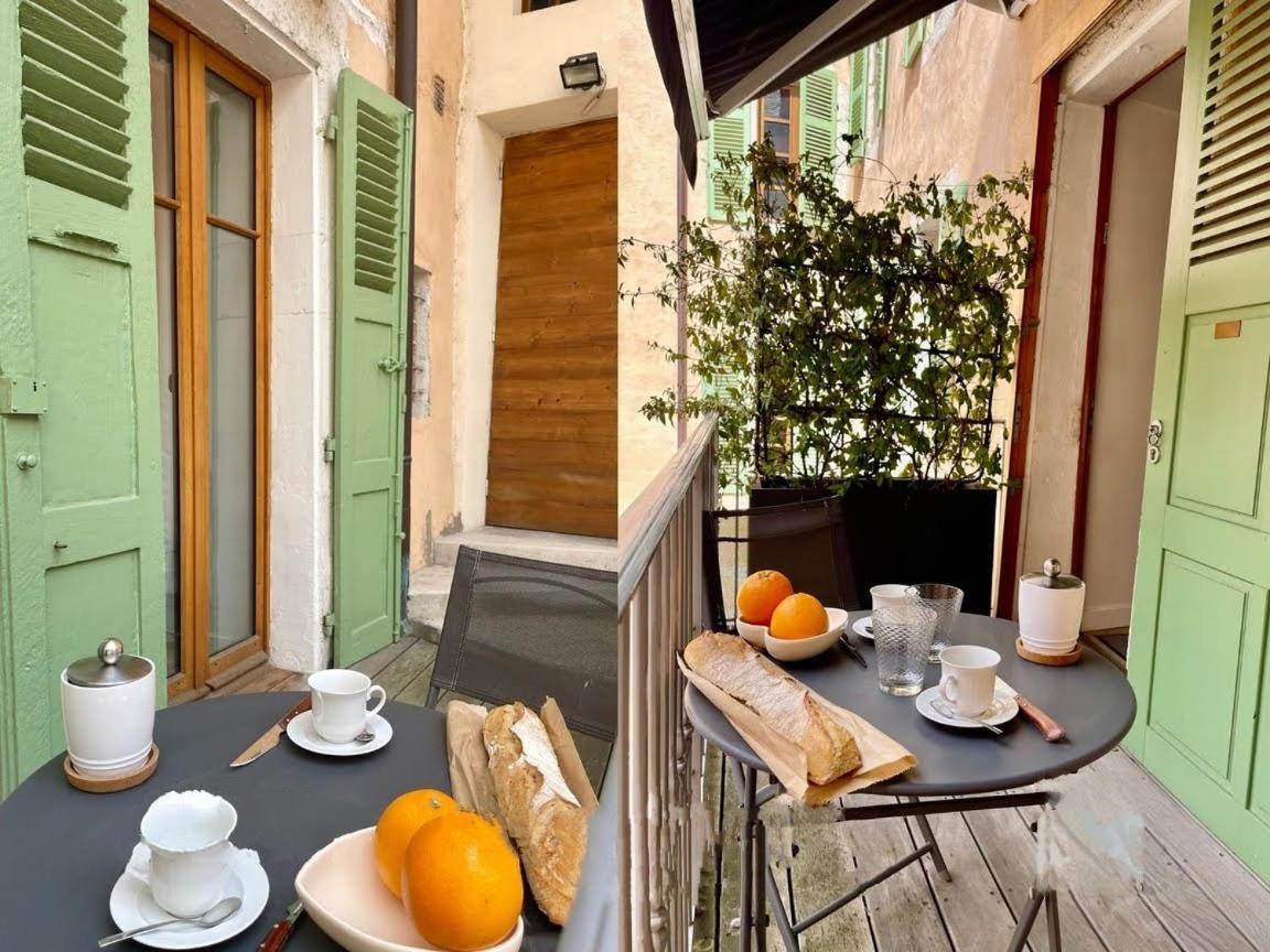 Appartement De Charme Au Coeur De La Vieille Ville Annecy Eksteriør billede