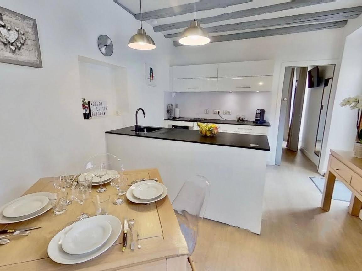 Appartement De Charme Au Coeur De La Vieille Ville Annecy Eksteriør billede